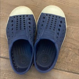 Size 6, Navy Natives